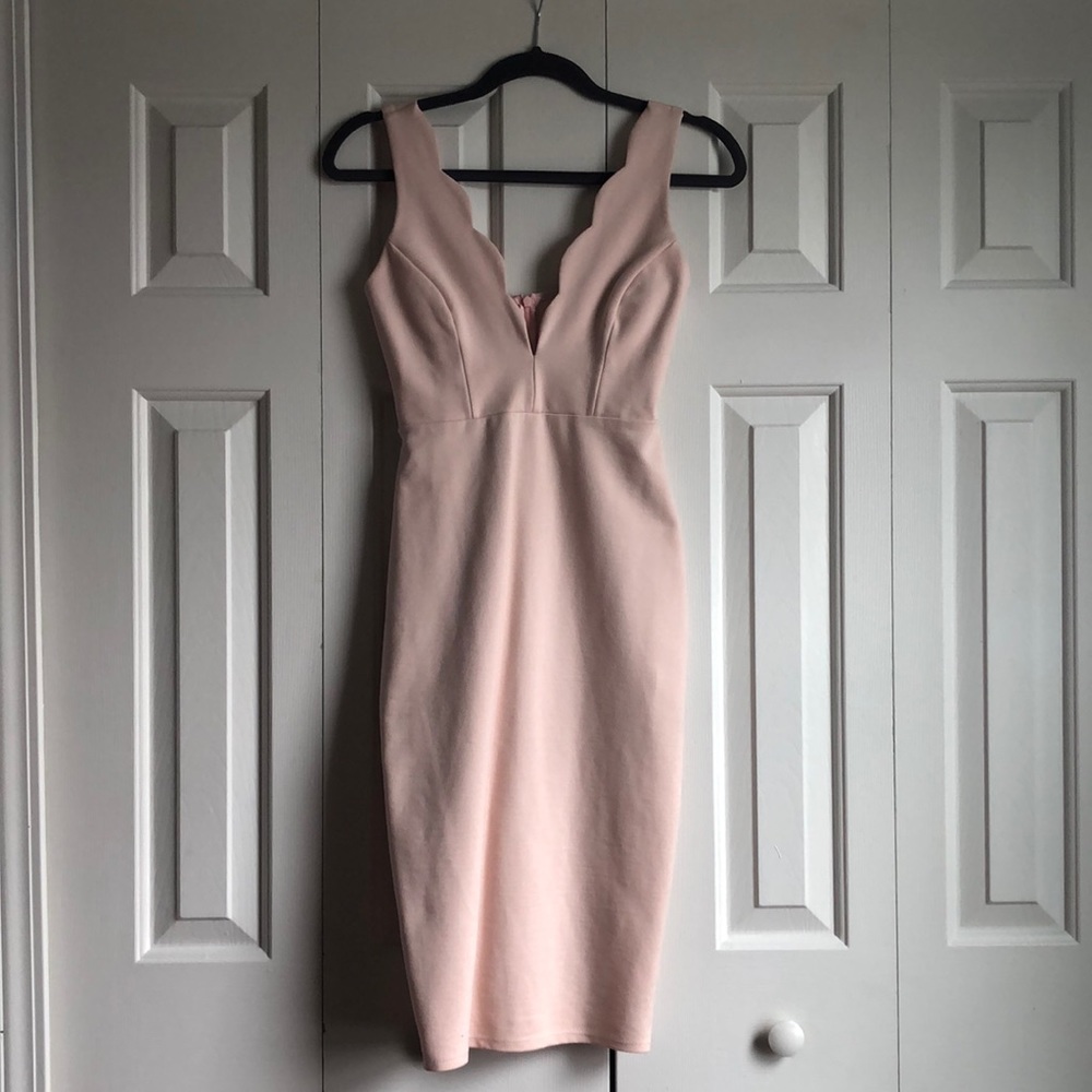 Lulu’s Light blush dress with scalloped design